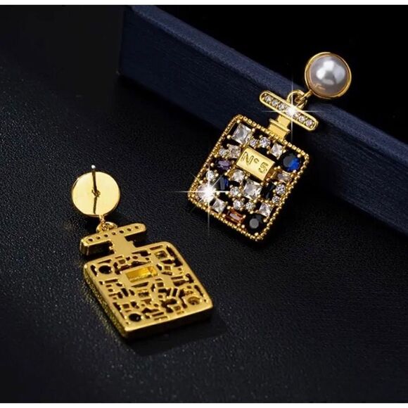 💙 NEW sparkling & stylish crystal embellished drop dangle earrings 💙 - Picture 2 of 5